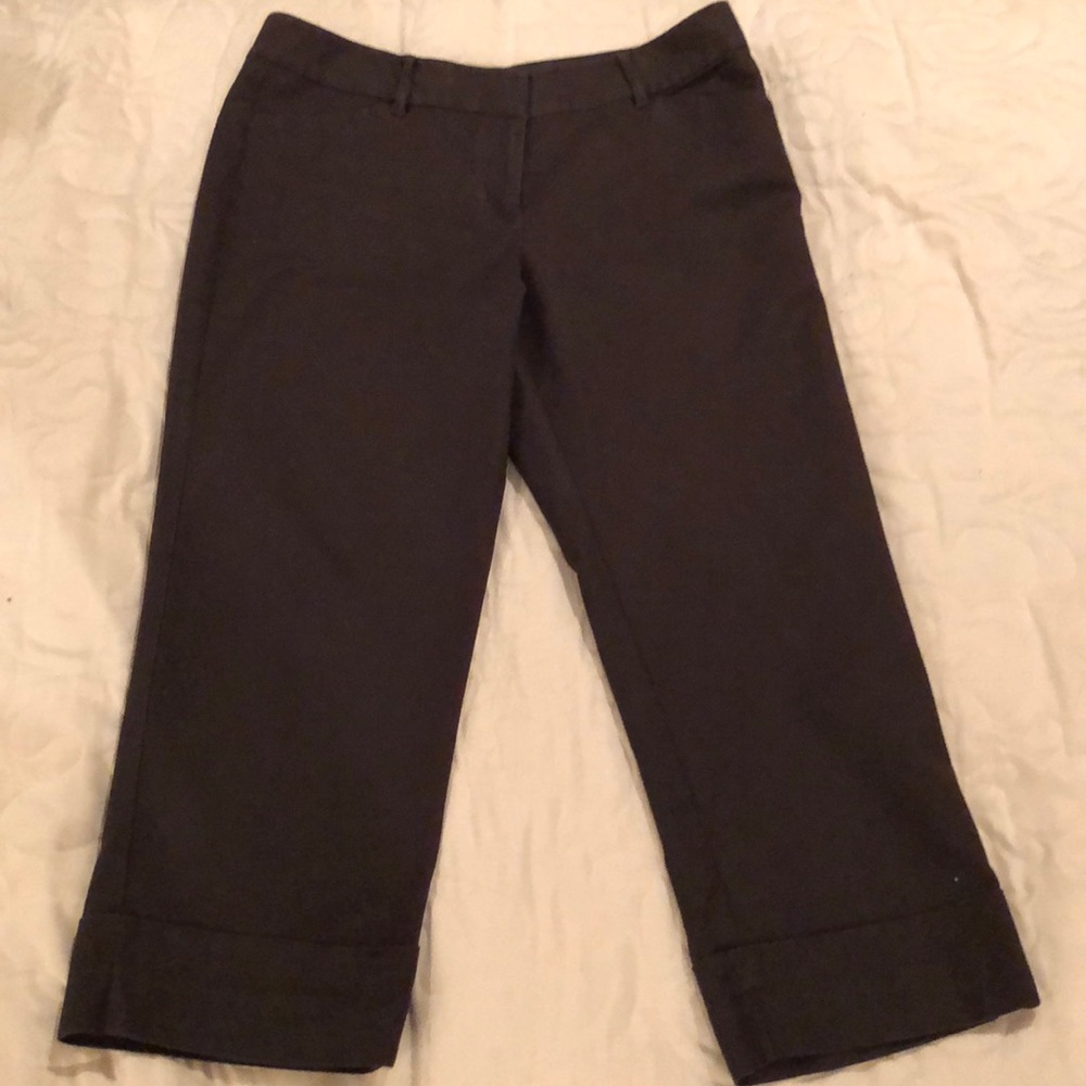Ann Taylor Capri pant with cuff in brown.size 6